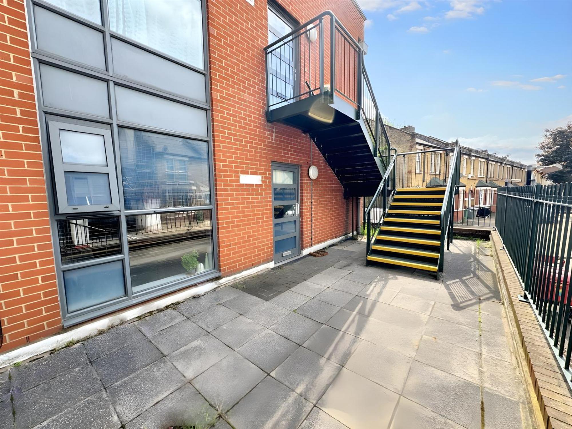 Stylish 2-bed In Stratford Appartamento