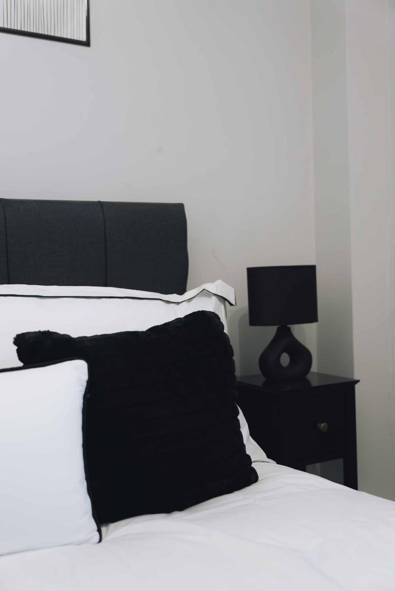 Stylish 2-bed In Stratford Appartamento