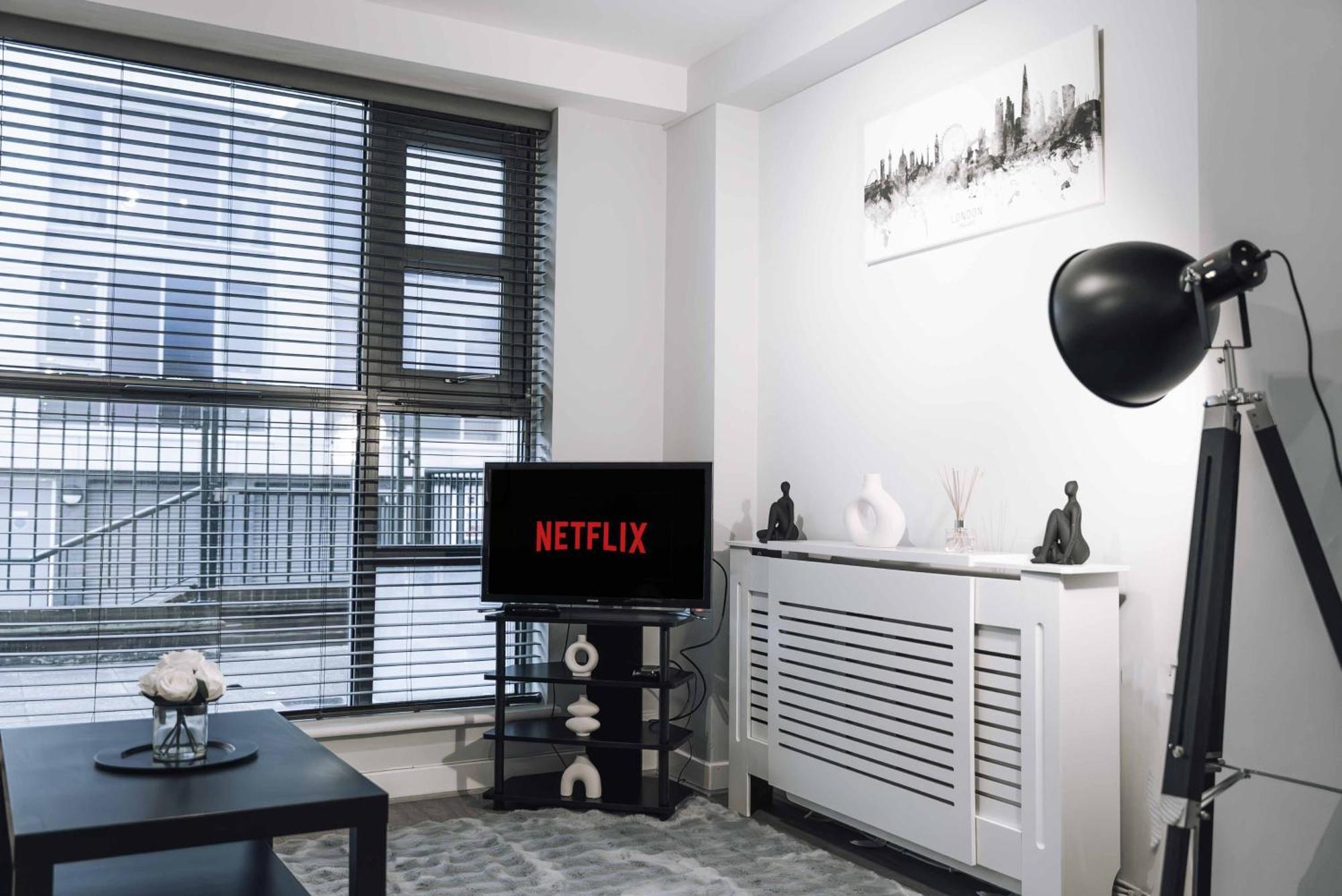 Stylish 2-bed In Stratford Apartment